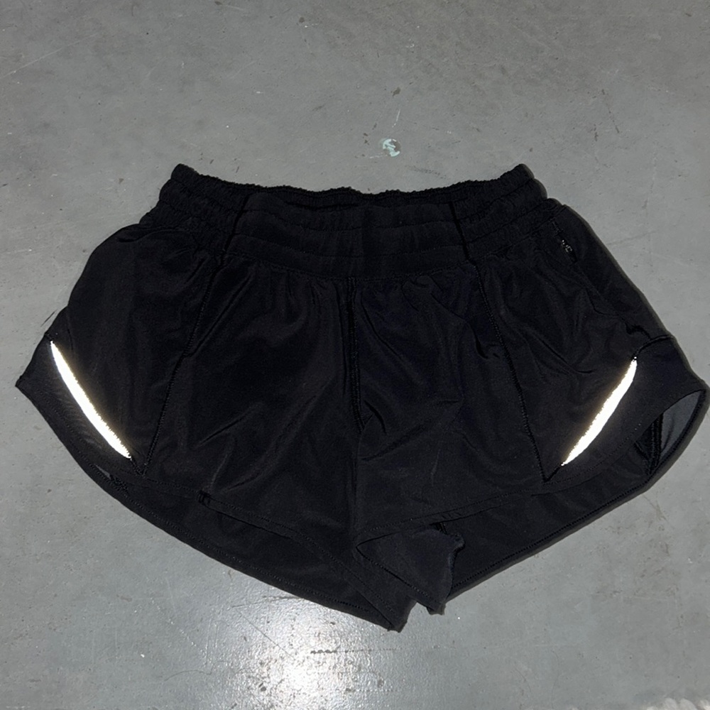 Black lululemon hotty hotty shorts